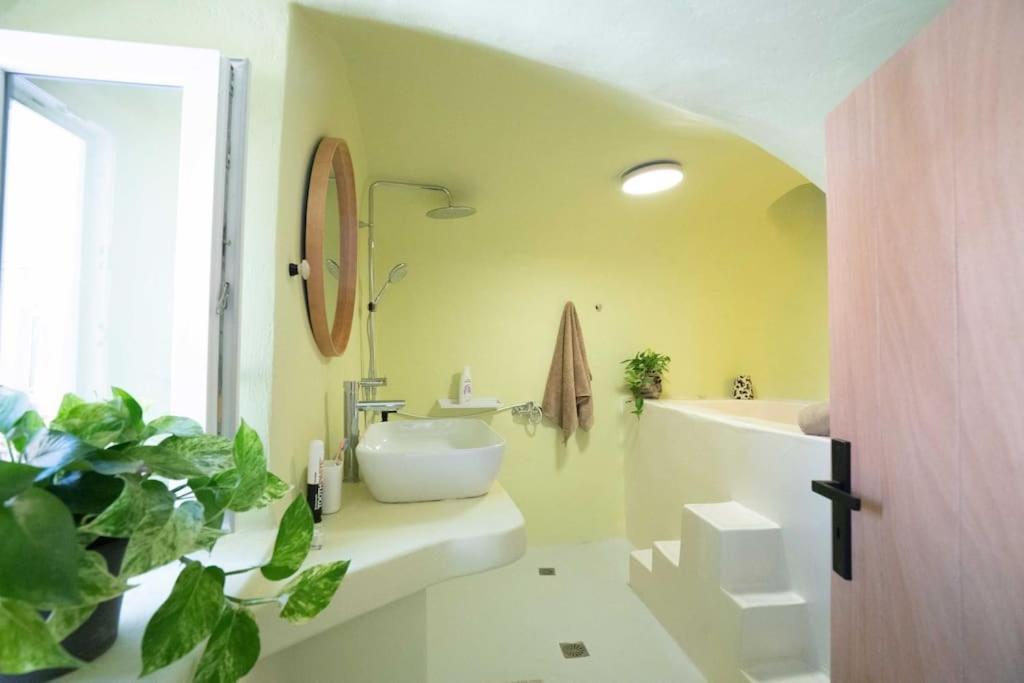 Santorini Oasis- Cave House Fira (Santorini) Exterior foto