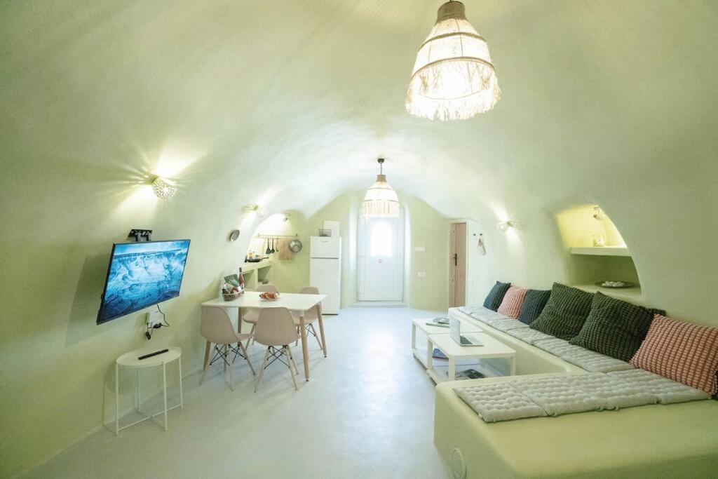 Santorini Oasis- Cave House Fira (Santorini) Exterior foto